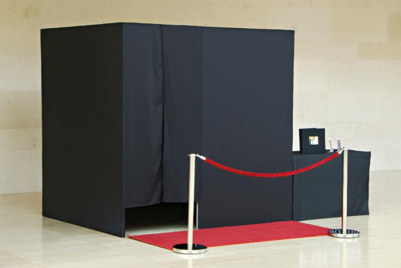 Elegant, Sleek & Stylish PHOTO BOOTH